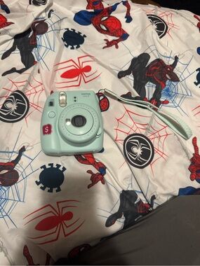Fujifilm Instax Mini 9 Instant Camera - Mint